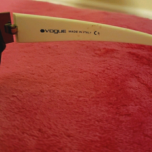 Vogue sunglasses - Picture 3 of 4